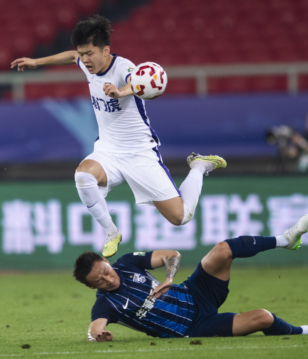 多名球员的 多名球员的