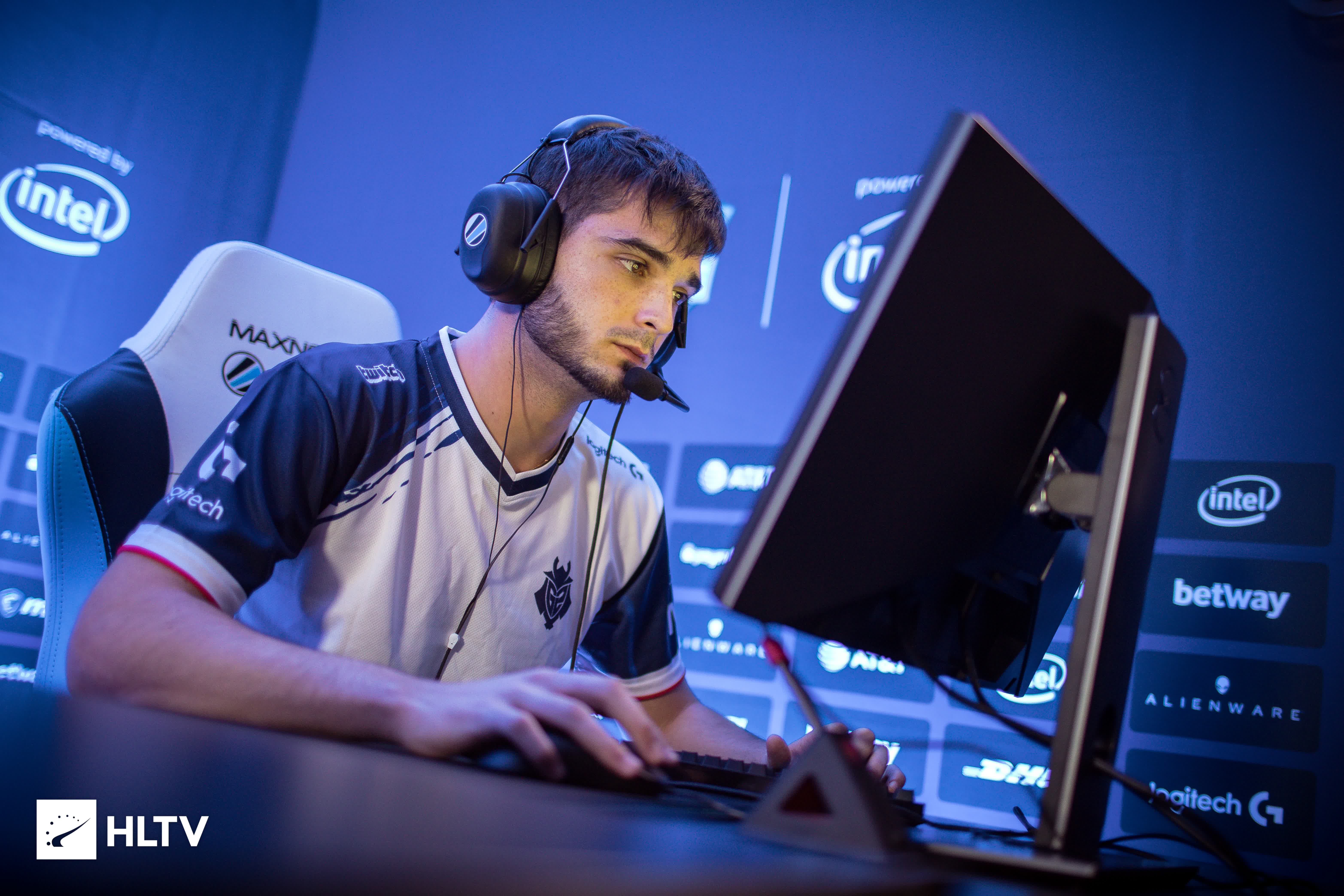 疑是一记警 疑是一记警