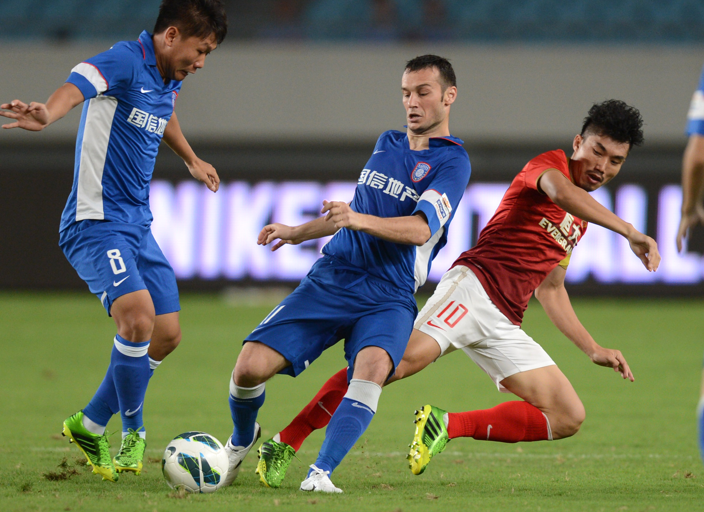 球迷质疑吹 球迷质疑吹